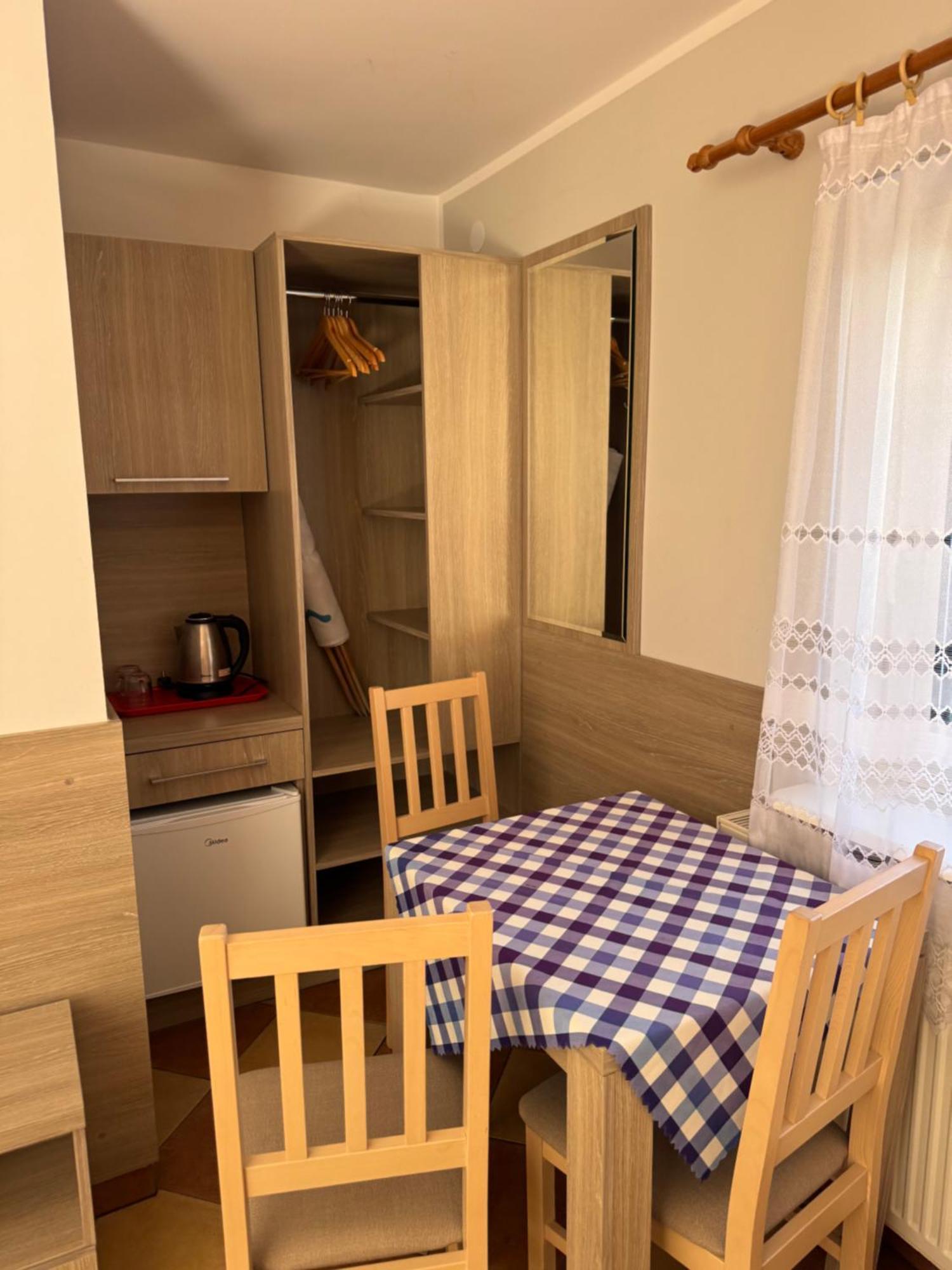 Pokoje Goscinne Przemyk Рева Экстерьер фото